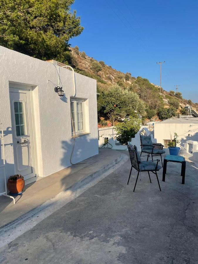 Sweet Home With Two Beds -One Single Room- With Beautiful View! Agia Marina  Esterno foto