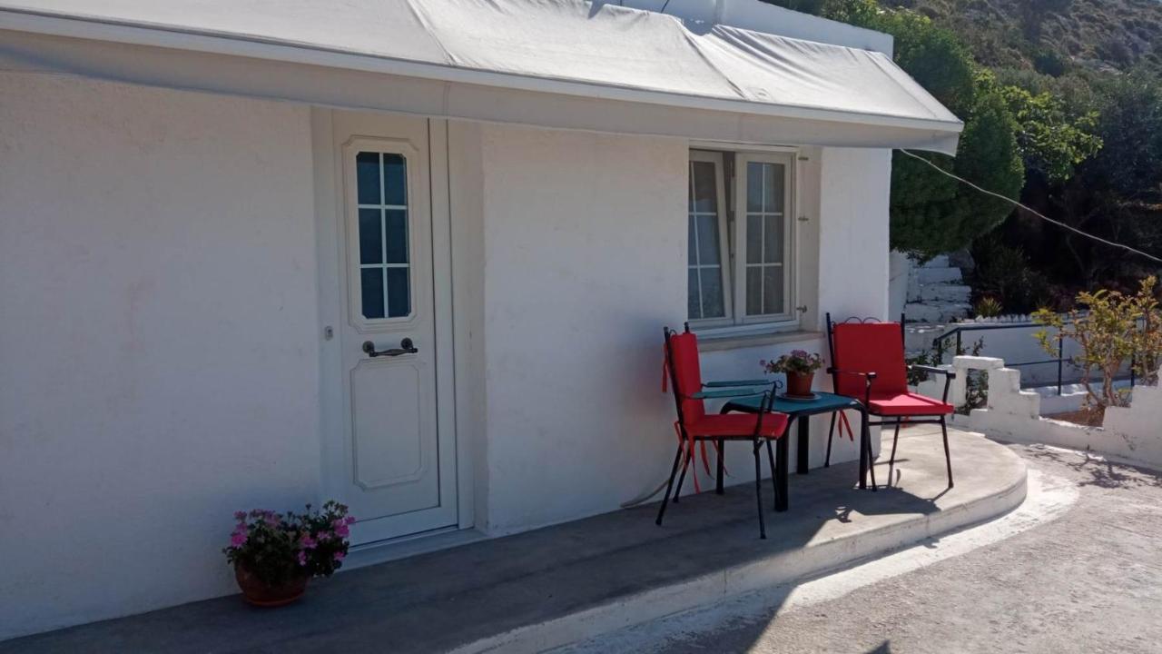 Sweet Home With Two Beds -One Single Room- With Beautiful View! Agia Marina  Esterno foto